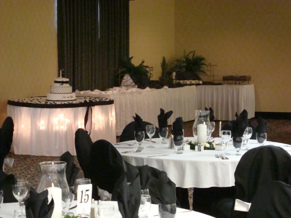 Wyndham Garden Kenosha Harborside Hotell Restaurant bilde
