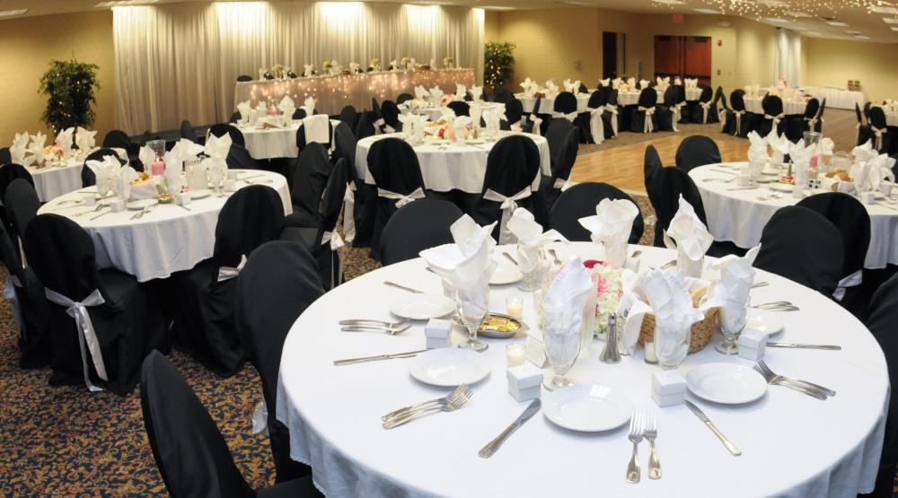 Wyndham Garden Kenosha Harborside Hotell Restaurant bilde
